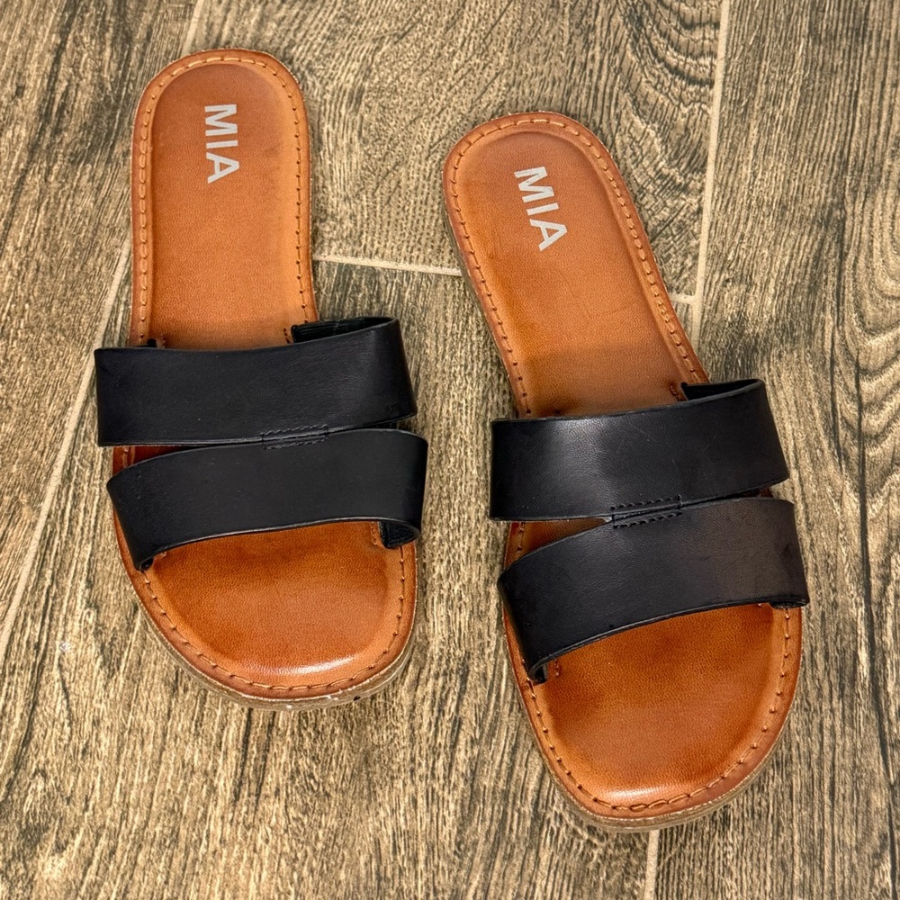 MIA BLACK SANDALS